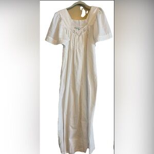 Gilligan O’Malley white cotton nightgown size small